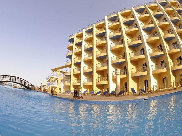Sphinx Aqua Park Beach Resort ★★★★