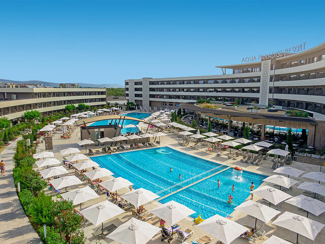 Aqua Paradise Resort ★★★★