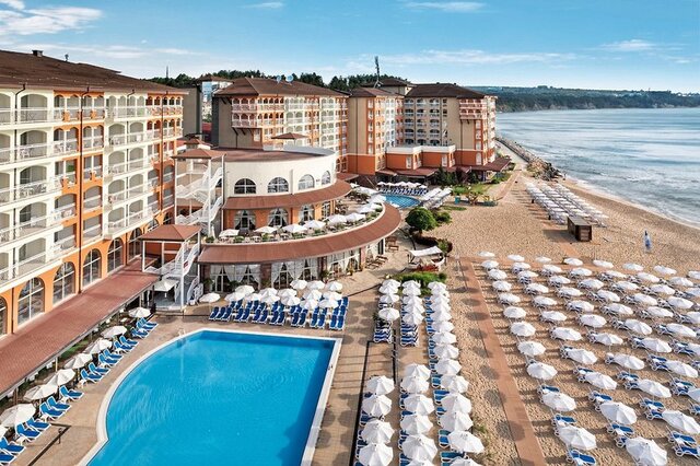 Sol Luna Bay Resort ★★★★