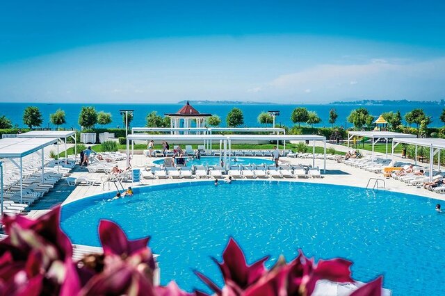 Premier Fort Beach ★★★★