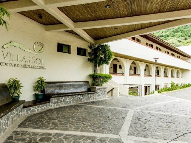 Villas Sol Hotel & Beach Resort ★★★★