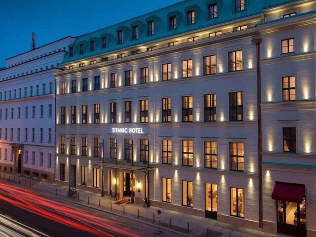 TITANIC Gendarmenmarkt Berlin ★★★★★