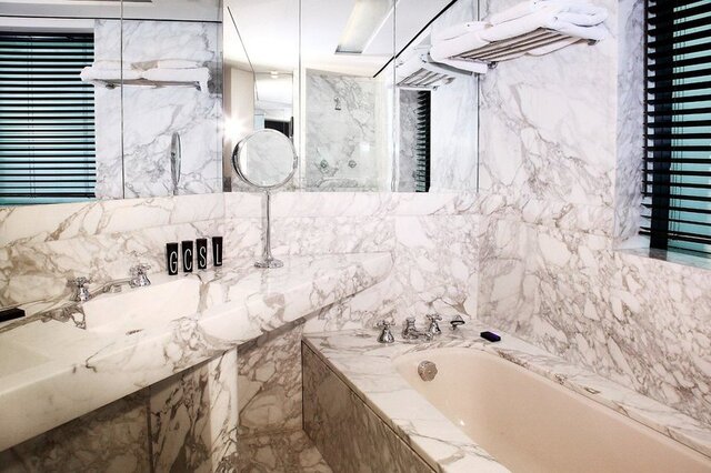 Square ★★★★★