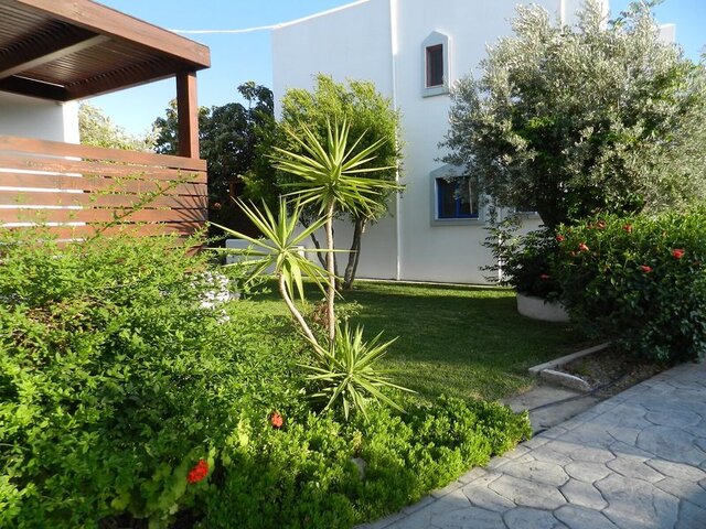 Triantafillas Apartments ★★★