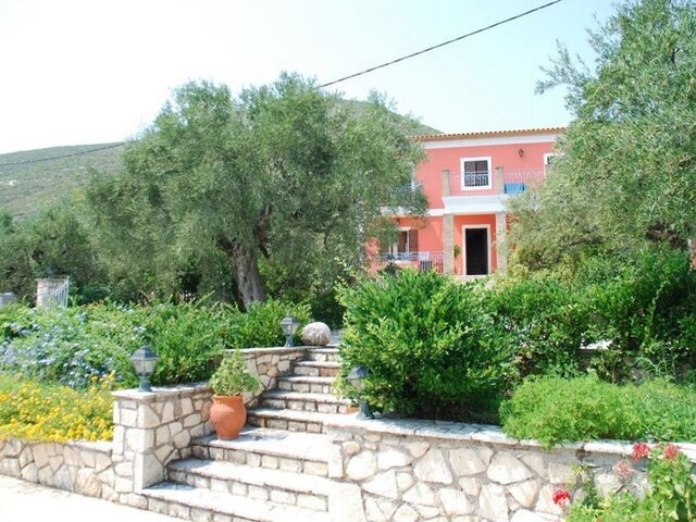 Anatoli Labreon Guesthouse - Apartments ★★★