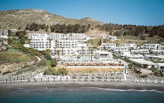 Dimitra Beach Hotel & Suites ★★★★★