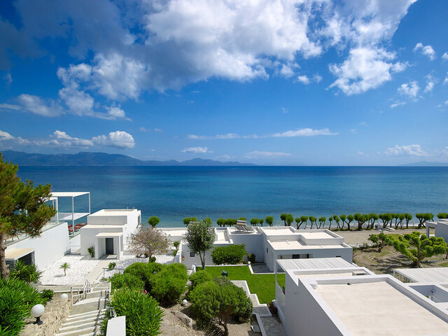 Dimitra Beach Hotel & Suites ★★★★★