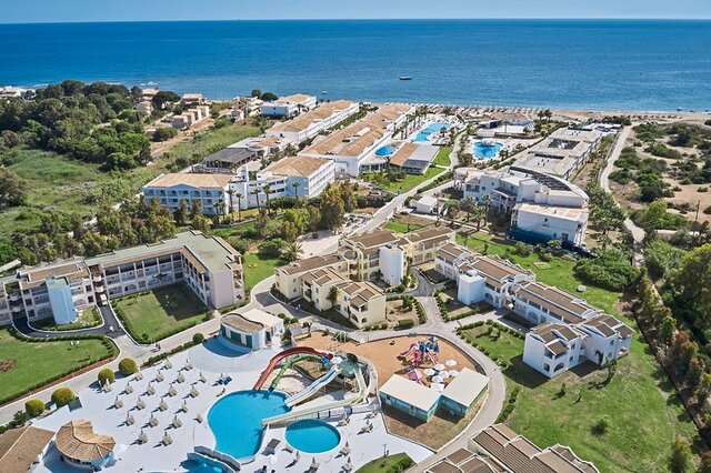 Sandy Beach Resort ★★★★★