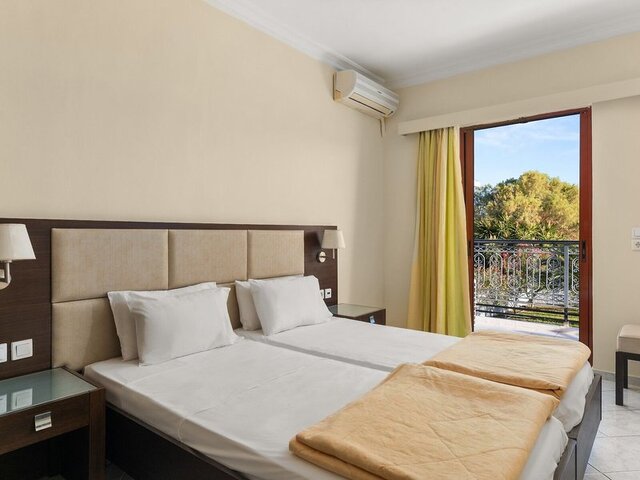 Eleana Hotel ★★★