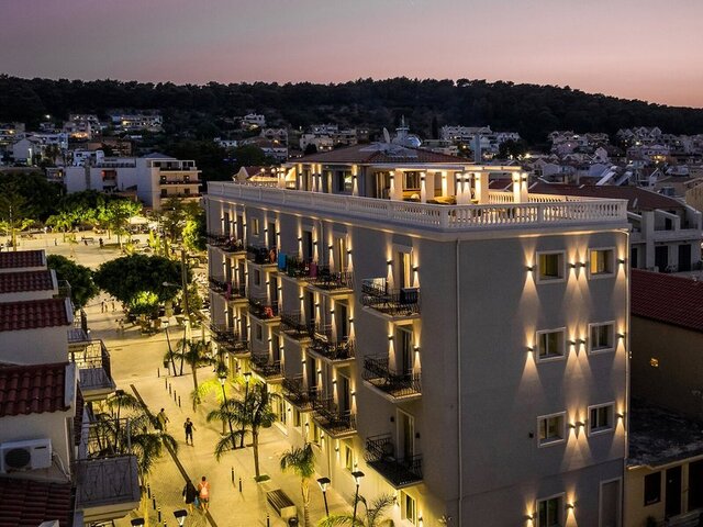 Aenos Hotel ★★★★