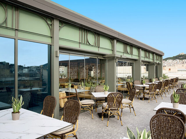 Zeus Essence Athens Cent. ★★★★★