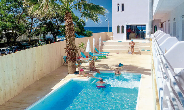 Azure Mare Hotel ★★★