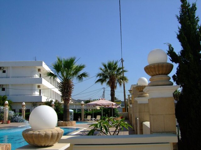 Antonios Hotel ★
