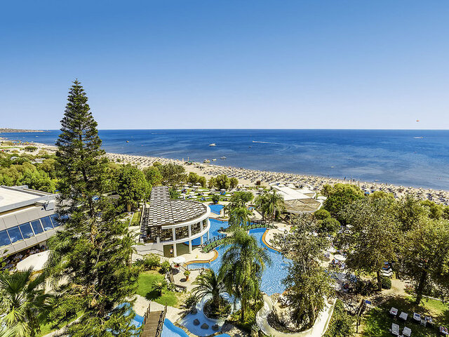 CALYPSO BEACH ★★★★