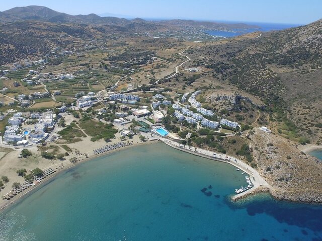 Dolphin Bay Seaside Resort & Suites ★★★★