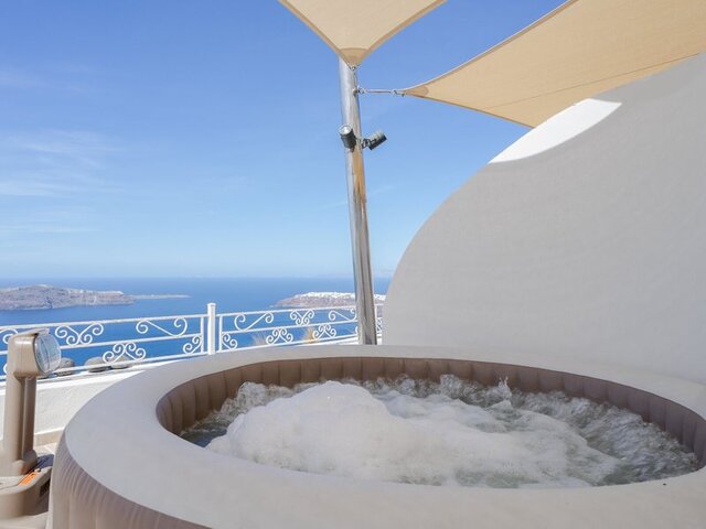 La Maltese ★★★★★