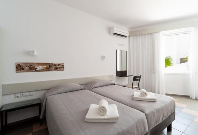 Hotel Kamari Beach - Kamari ★★★