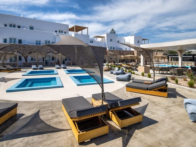 Aelia Luxury Suites ★★★★★