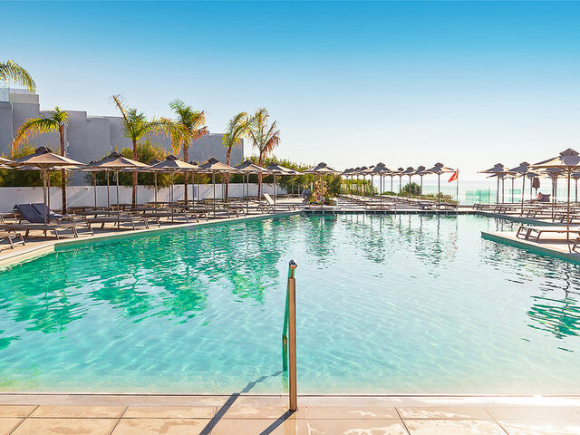 Blue Sea Island ★★★★