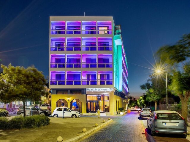 Alexandra ★★★★