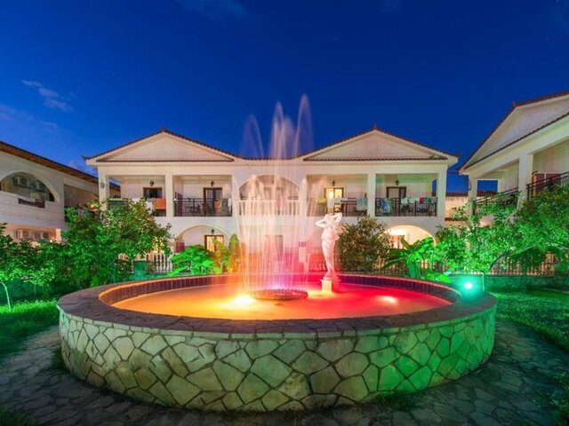 Canadian Hotel ★★★