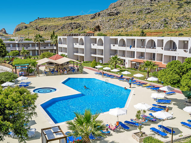Lardos Bay ★★★