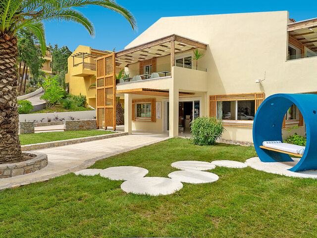 Zoe Trypiti Resort ★★★★