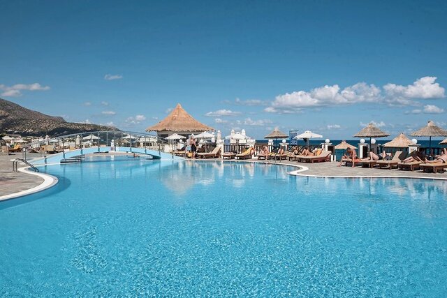 Alexander Beach Hotel & Village Resort ★★★★★