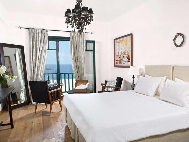 Tharroe Of Mykonos ★★★★★