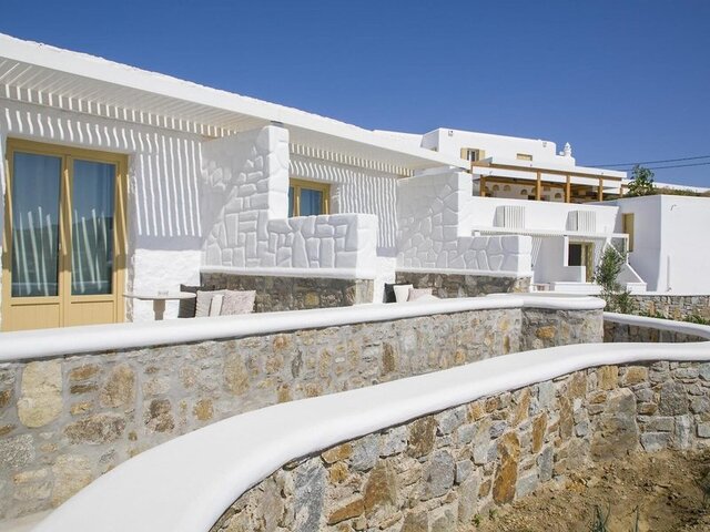 Jenny's Summer Houses ★★★