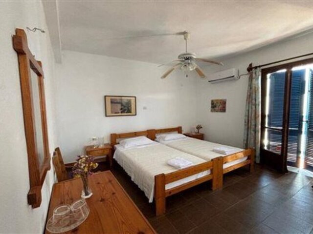Avra ★★