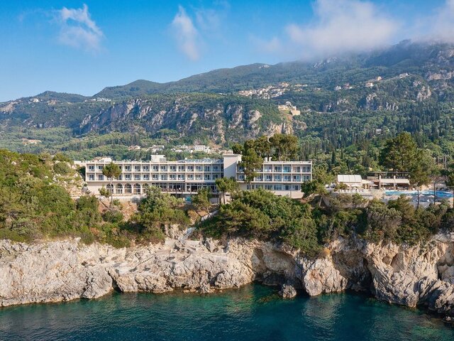 Akrotiri Beach Resort Hotel ★★★★★
