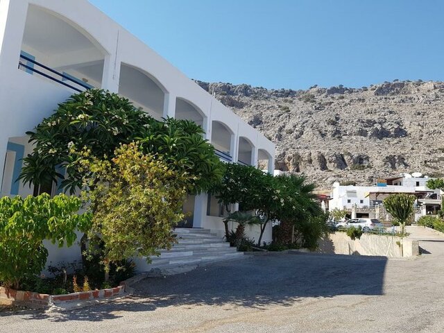 Pals Studios Pefkos ★★