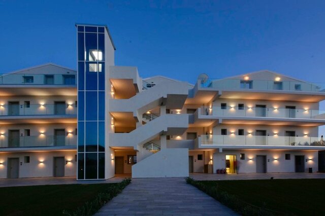 V Luxury Suites ★★★★