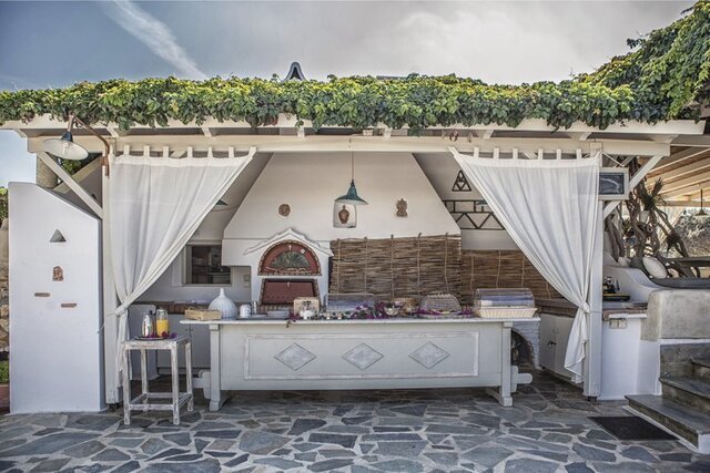 Athina Studios & Suites ★★★★