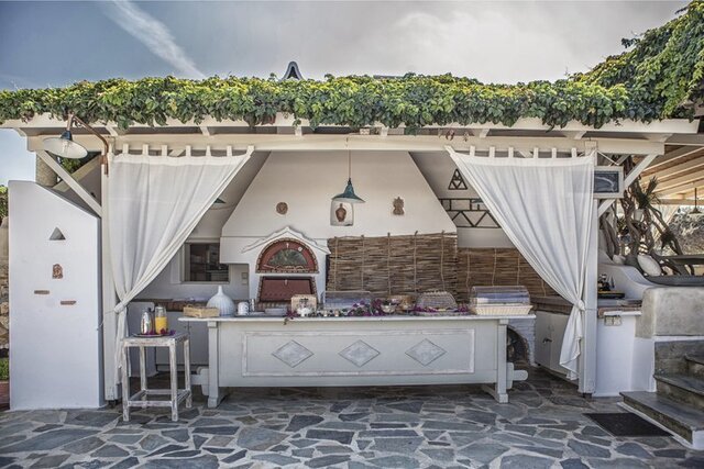 Athina Studios & Suites ★★★★
