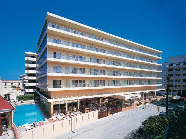 Hotel Athena ★★★