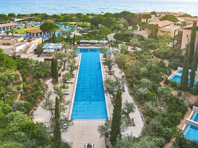 The Romanos Resort ★★★★★