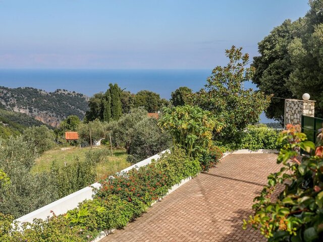 Villa Mitzelos ★★★