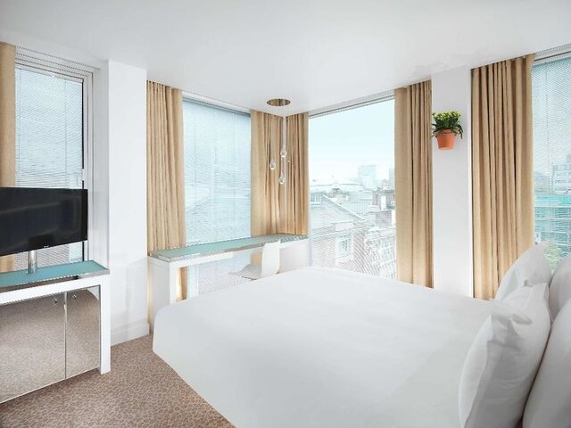 St. Martins Lane London ★★★★★