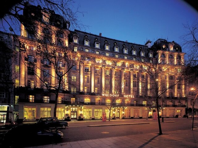The Waldorf Hilton ★★★★★