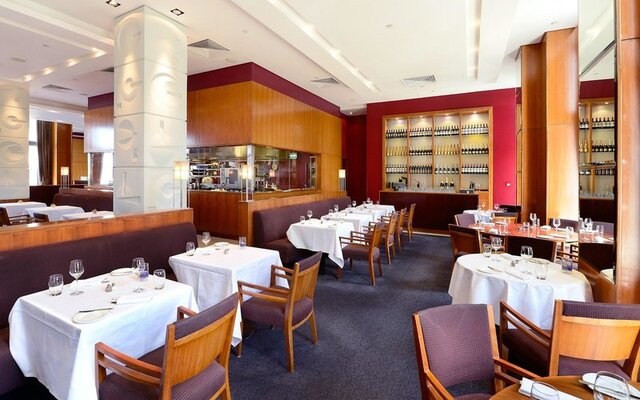 Canary Riverside Plaza Hotel ★★★★★