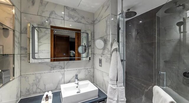 100 Queen's Gate Hotel London, Curio Collection by Hilton ★★★★★