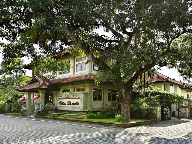 Vila Shanti Beach Hotel ★★★