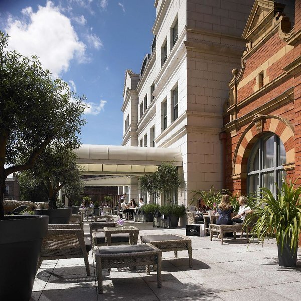 Dylan ★★★★★