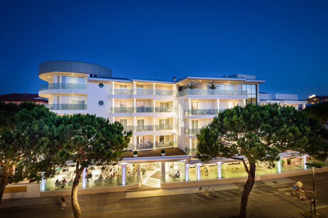 Hotel International Beach ★★★★