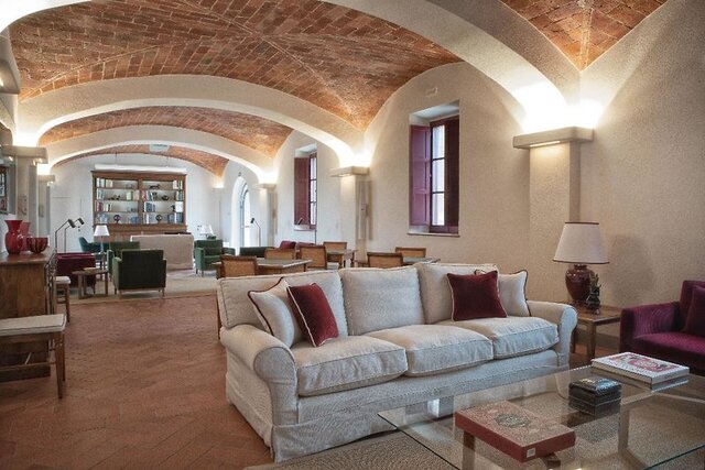 The Club House ★★★★★