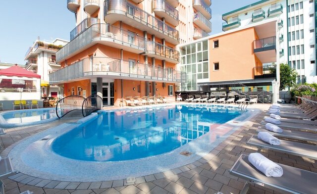 Aparthotel Sheila ★★★★