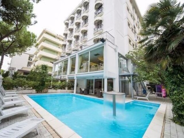 Royal Plaza ★★★★