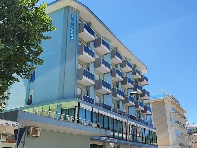 Hotel Armstrong ★★★